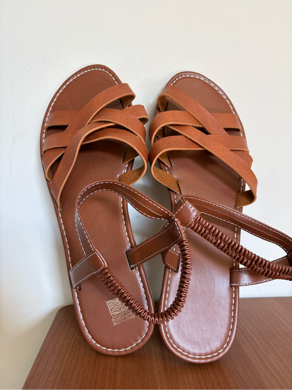 NWOB Tan Strappy Flat Sandals Elastic Ankle Strap Coastal Neutral Boho Size 10.5 - Picture 7 of 7
